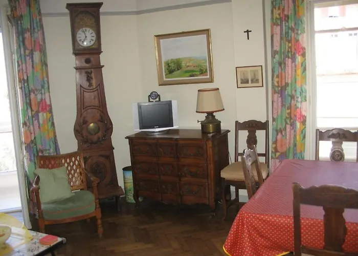 Appartamento 6 Pieces Pour 8 Pers. A St Raphael, Centre-ville Proche - Fr-1-226a-43 *