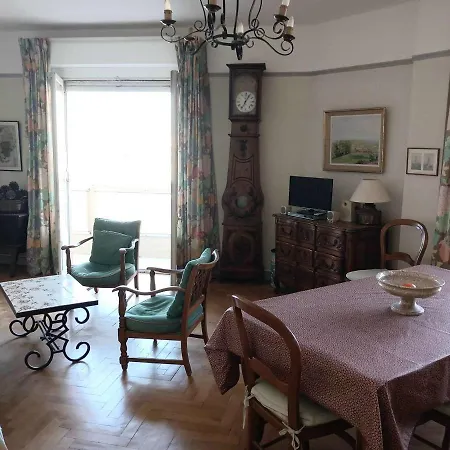 Апартаменти 6 Pieces Pour 8 Pers. A St Raphael, Centre-ville Proche - Fr-1-226a-43 Сен-Рафаель