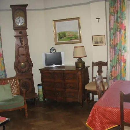 Apartment 6 Pieces Pour 8 Pers. A St Raphael, Centre-ville Proche - Fr-1-226a-43 *