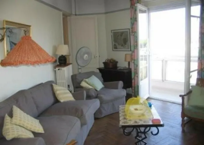 6 Pieces Pour 8 Pers. A St Raphael, Centre-ville Proche - Fr-1-226a-43 Appartement *