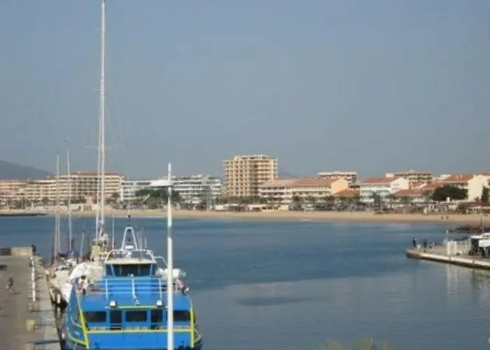 6 Pieces Pour 8 Pers. A St Raphael, Centre-ville Proche - Fr-1-226a-43 * Saint-Raphaël