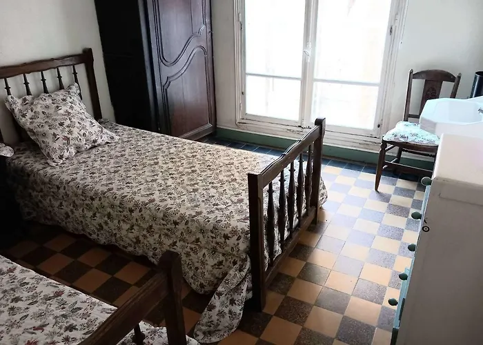 6 Pieces Pour 8 Pers. A St Raphael, Centre-ville Proche - Fr-1-226a-43 Saint-Raphaël