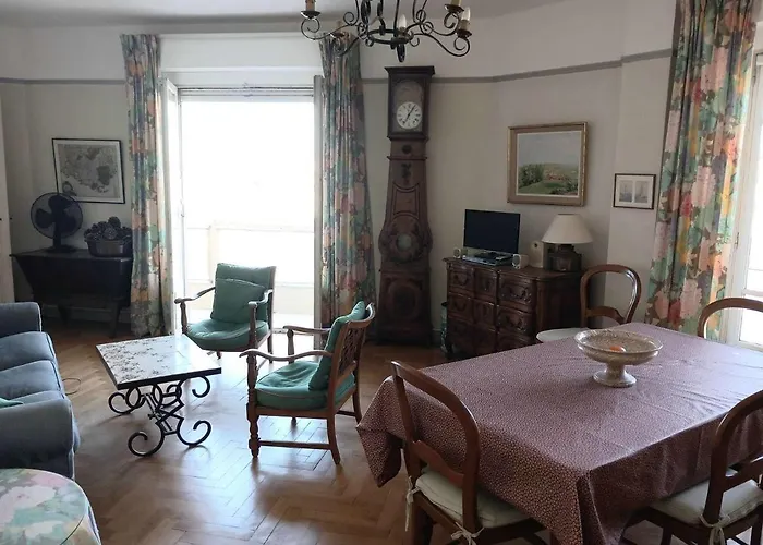 Апартаменти 6 Pieces Pour 8 Pers. A St Raphael, Centre-ville Proche - Fr-1-226a-43 Сен-Рафаель