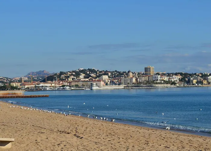 6 Pieces Pour 8 Pers. A St Raphael, Centre-ville Proche - Fr-1-226a-43 Saint-Raphaël